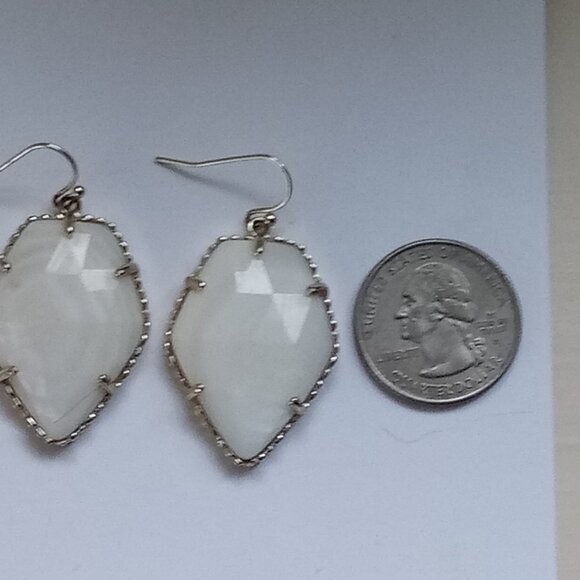 KENDRA SCOTT Corley Gold and MOP Mother of Pearl Drop Earrings - Picture 4 of 4